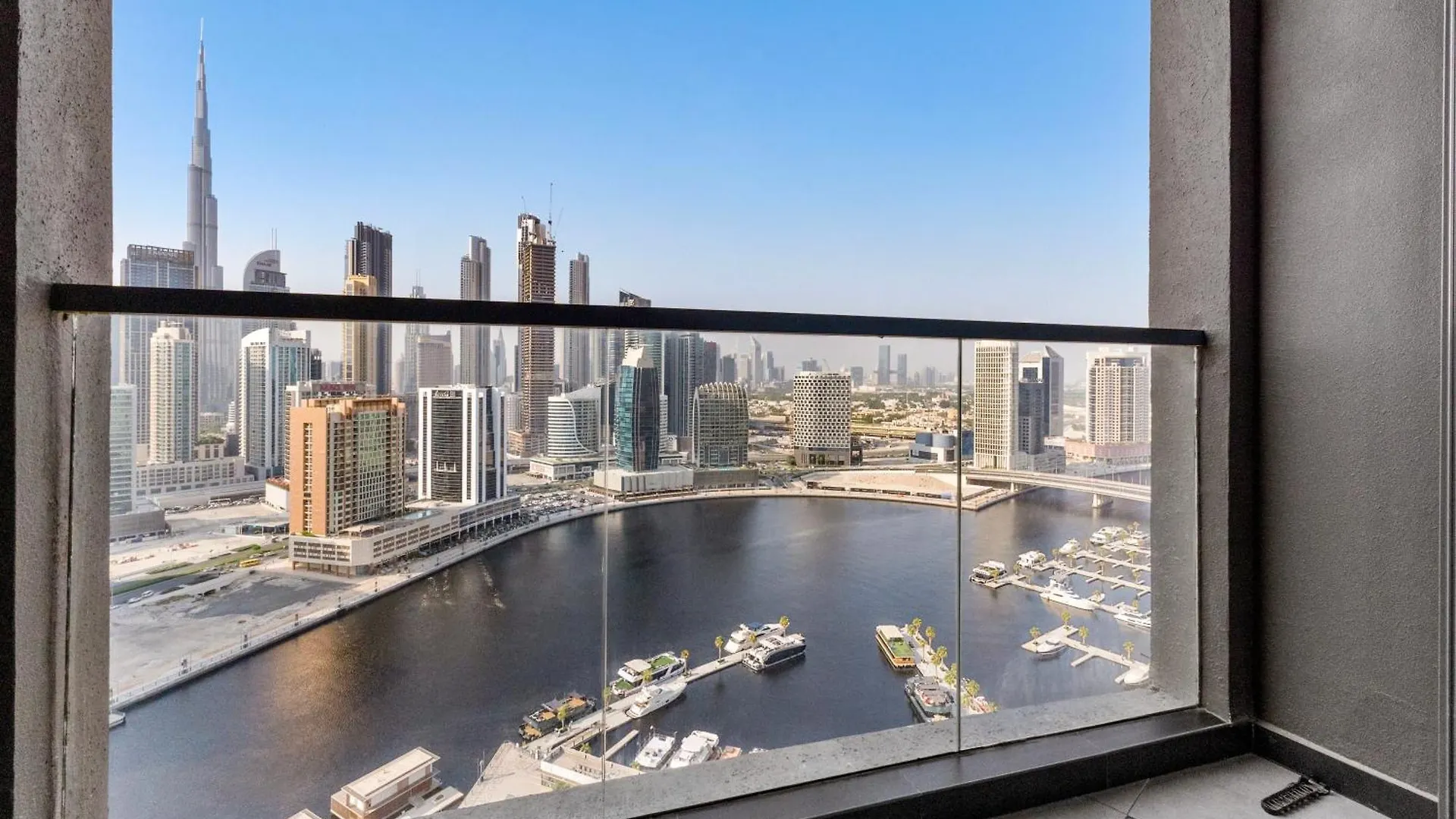 15 Northside - Brand New Full Burj View - 1Br Apartment Dubai